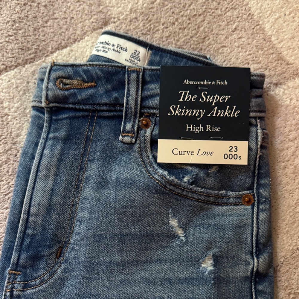 Abercrombie & Fitch Light Blue Ankle Jeans